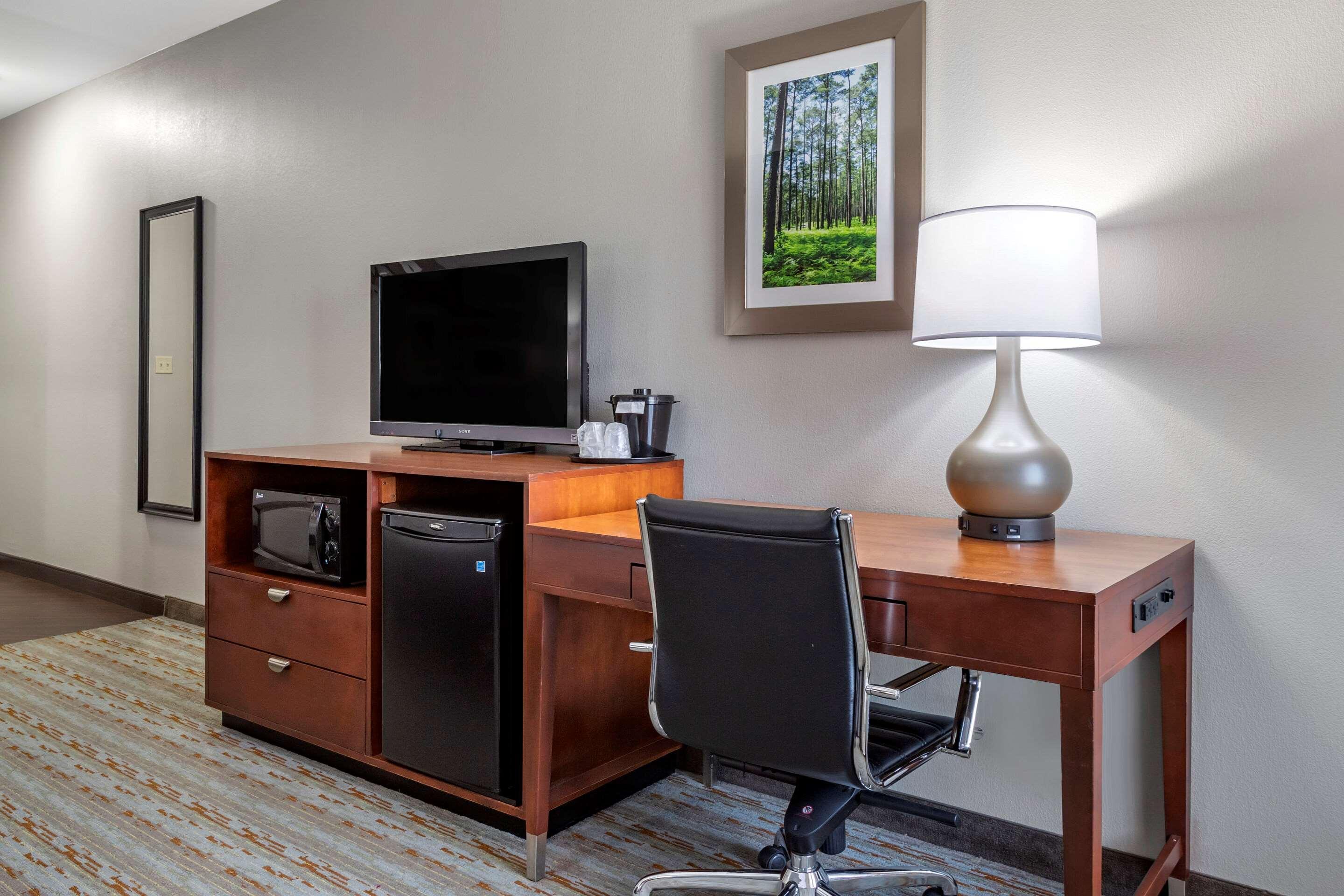 Comfort Inn & Suites Cleveland Dış mekan fotoğraf