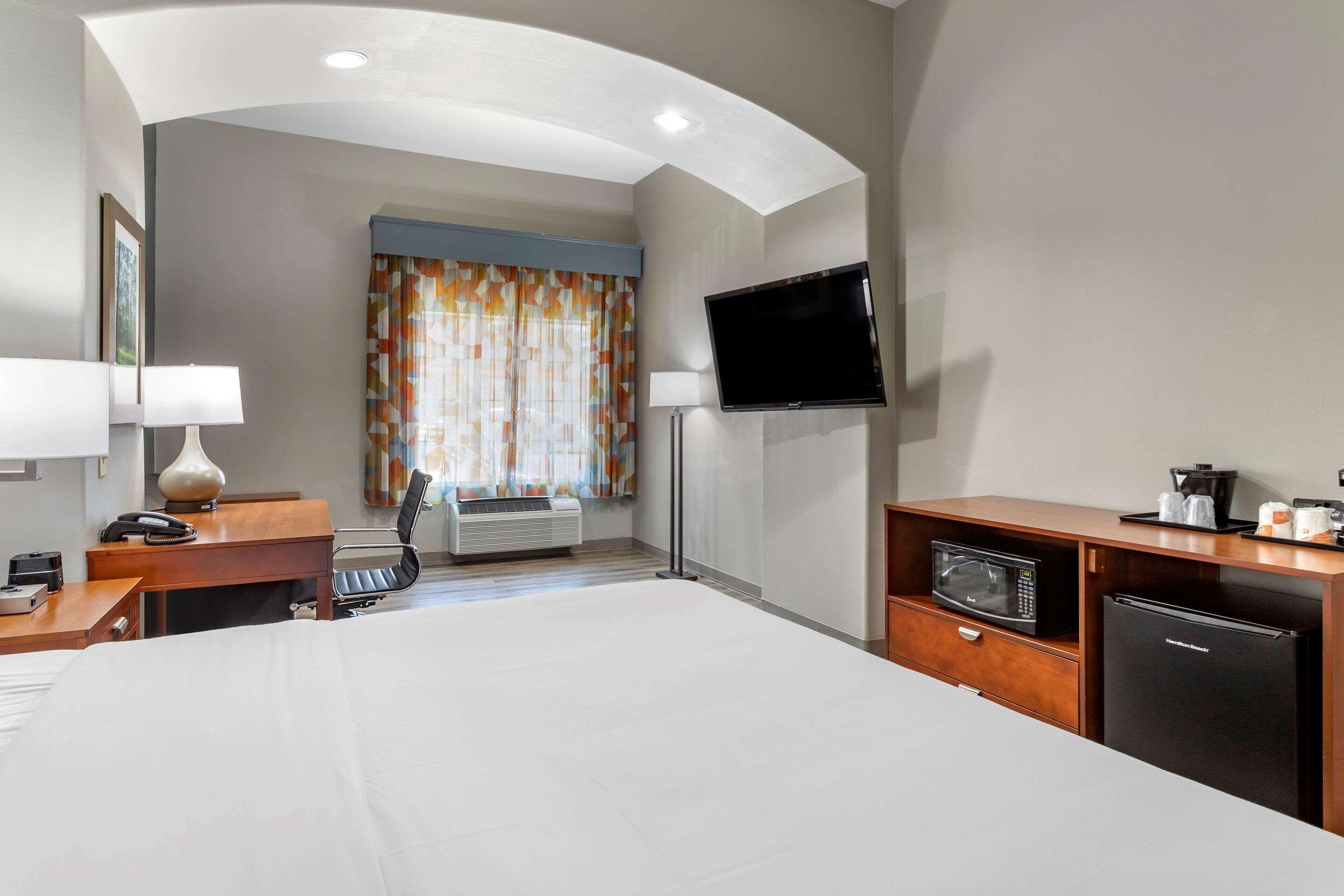 Comfort Inn & Suites Cleveland Dış mekan fotoğraf