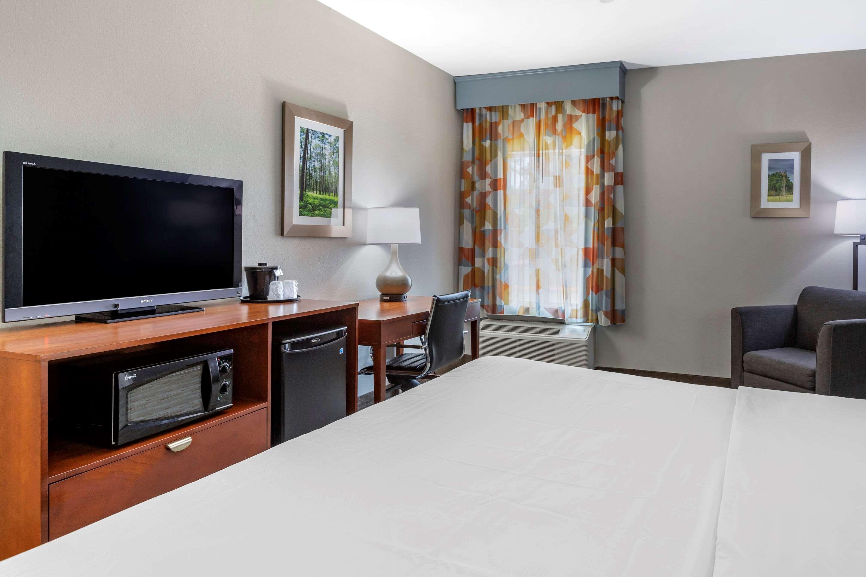 Comfort Inn & Suites Cleveland Dış mekan fotoğraf