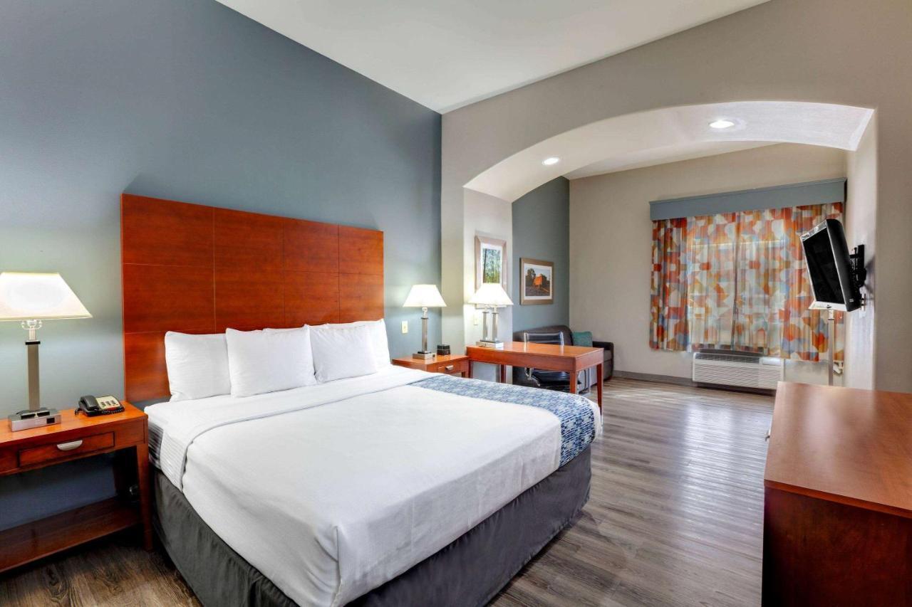 Comfort Inn & Suites Cleveland Dış mekan fotoğraf